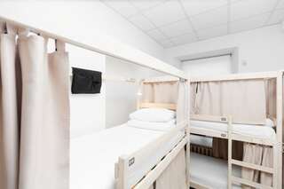 Гостиница Centeral Москва Нижнее место в 6-местном общем номере/Lower Bed in 6-Bed Dorm Room-2