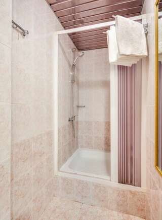 Гостиница Centeral Москва Уютный номер-студия со всеми удобствами и мини-кухней/Cozy studio-room with it's own shower and mini-kitchen-2