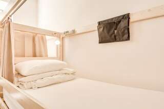 Гостиница Centeral Москва Верхнее место в 14-Местном Общем Номере / Upper Bed in 14-Bed Dorm Room-7