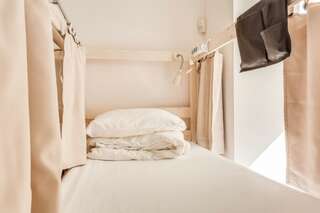 Гостиница Centeral Москва Верхнее место в 14-Местном Общем Номере / Upper Bed in 14-Bed Dorm Room-4