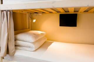 Гостиница Centeral Москва Нижнее место в 12-Местном Общем Номере / Lower Bed in 12-Bed Dorm Room-3