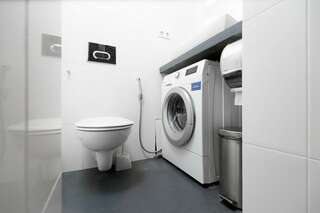 Гостиница Centeral Москва Нижнее место, в 6-ти местном номере только для женщин, с собственной душевой, туалетом и стиральной машинкой.-1