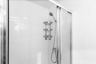 Гостиница Centeral Москва Верхнее место, в 6-ти местном номере только для женщин, с собственной душевой, туалетом и стиральной машинкой.-4