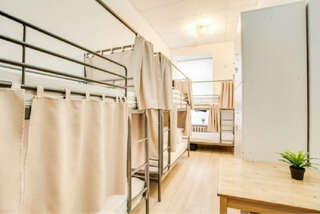 Гостиница Centeral Москва Верхнее место, в 6-ти местном номере только для женщин, с собственной душевой, туалетом и стиральной машинкой.-3